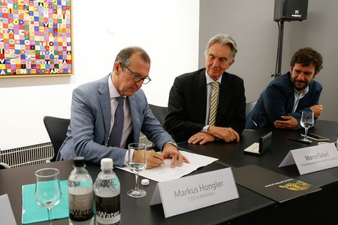 Markus Hongler, CEO de la Mobilière, Marco Solari, président du Festival du film de Locarno et Mario Timbal, directeur du Festival du film de Locarno.